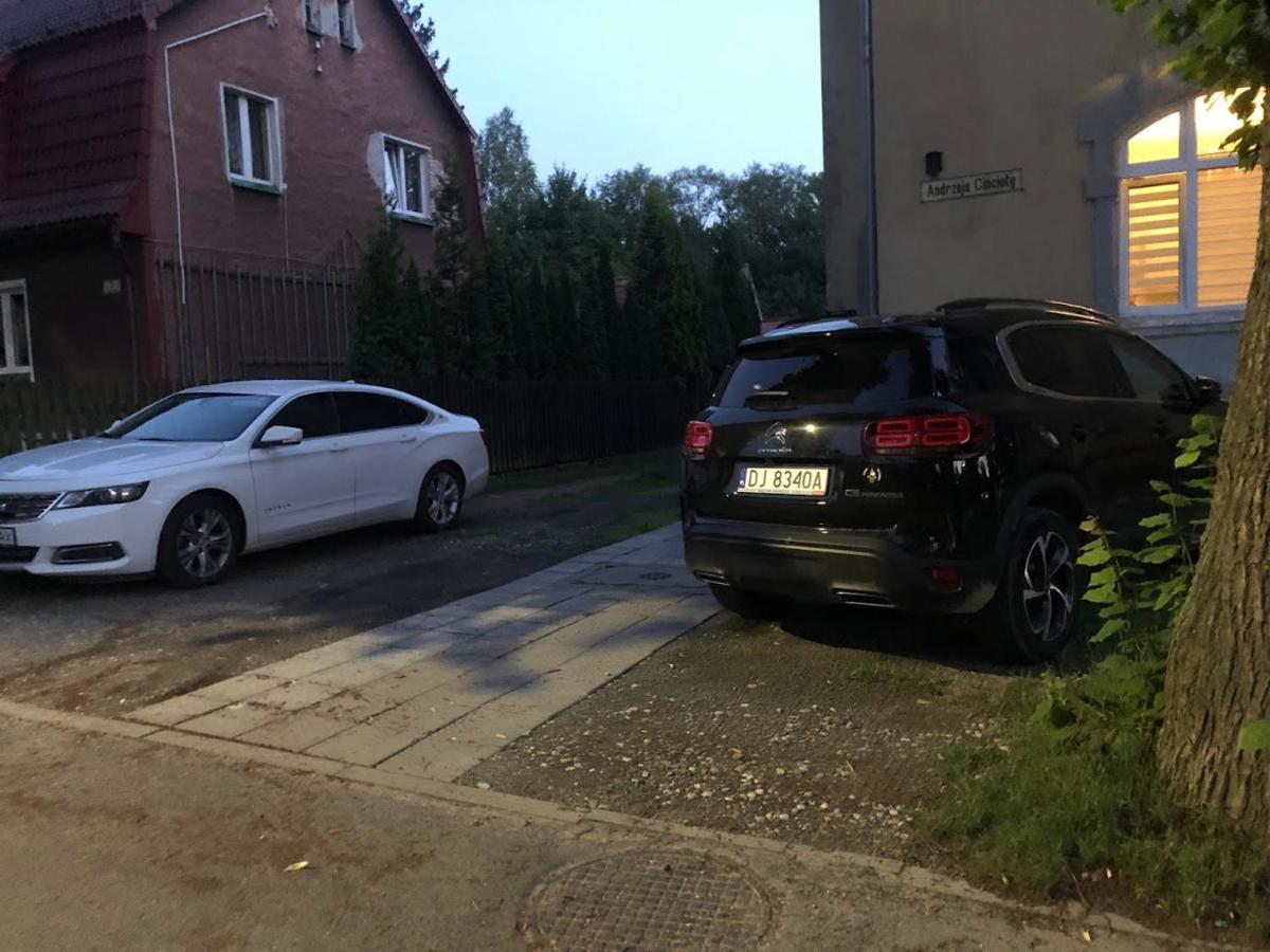 Dom Otwarty Apartment Jelenia Gora Exterior photo